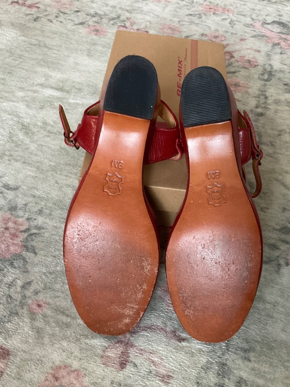 Re-mix Vintage red vogue sandle 9 - Picture 4 of 6